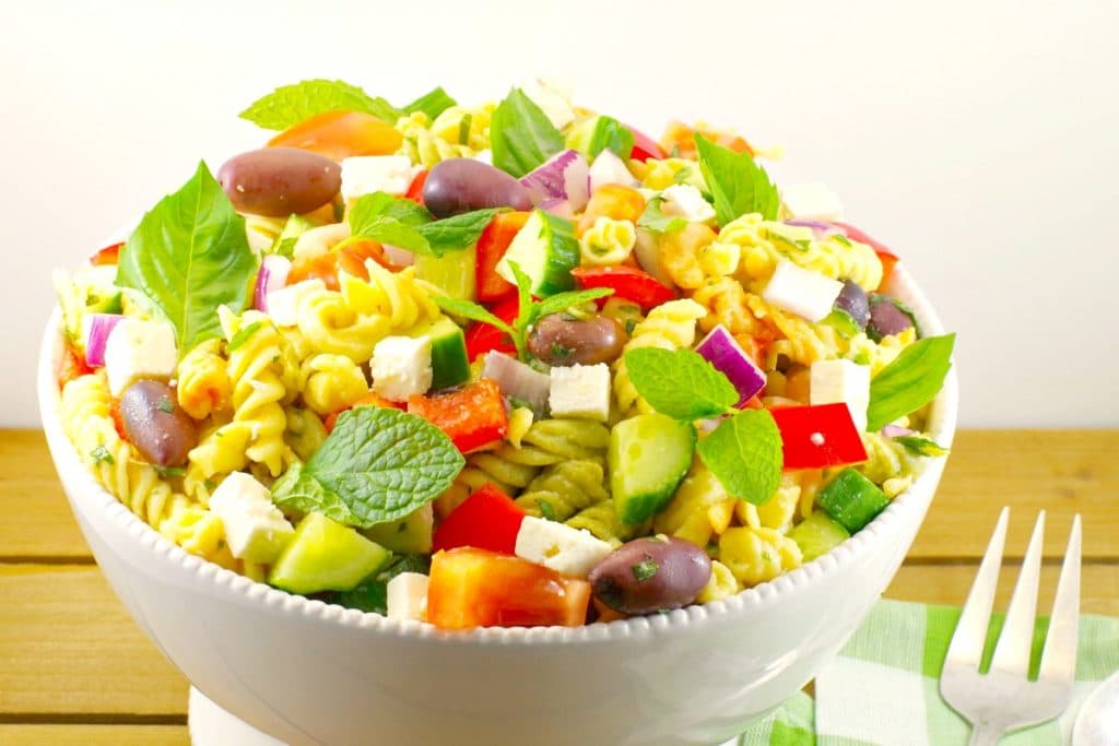 Greek Pasta Salad with feta, cucumbers and tomatoes - foodmeanderings.com