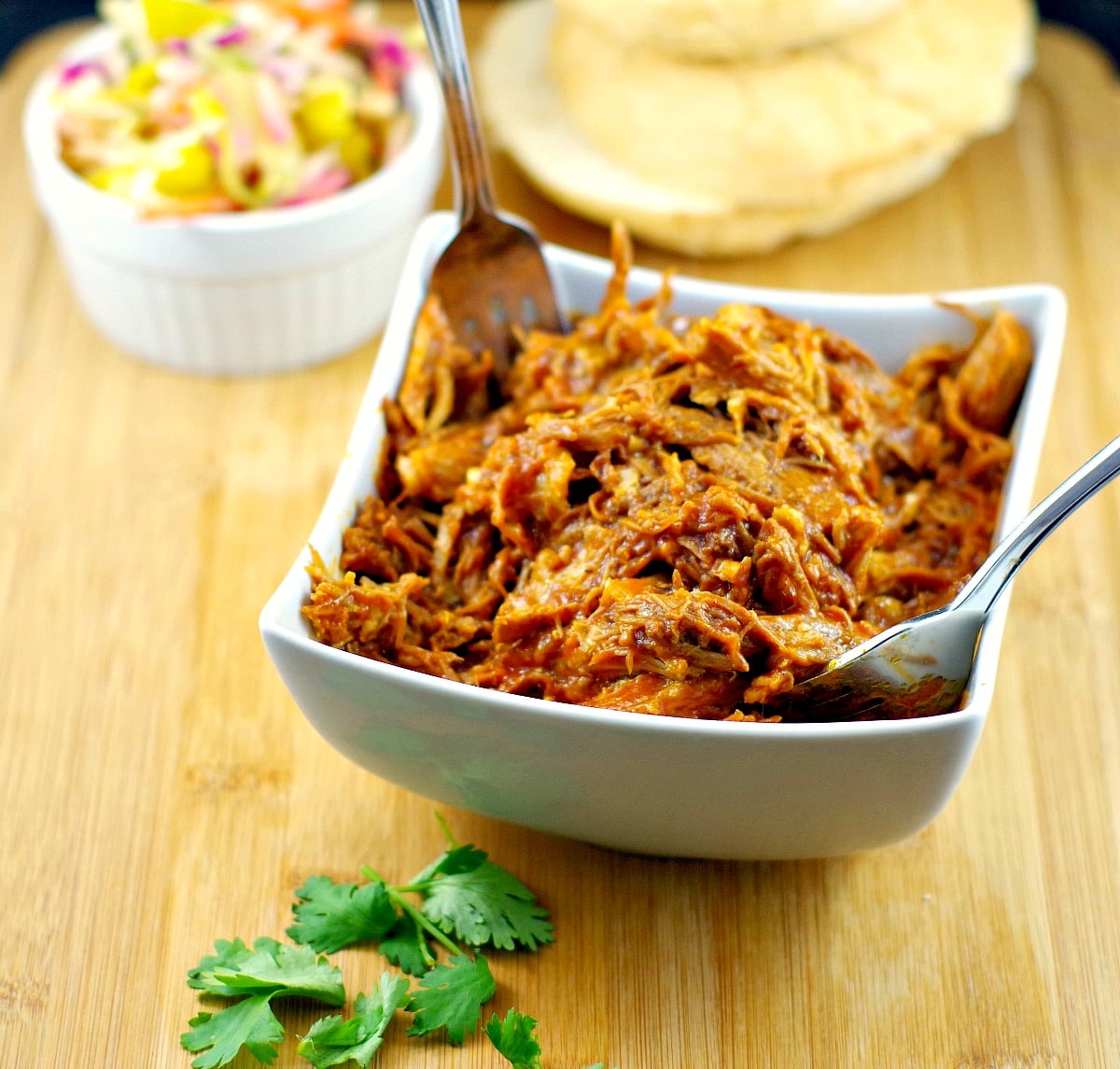 Slow cooker pulled pork recipe | #crockpotpulledpork - Foodmeanderings.com