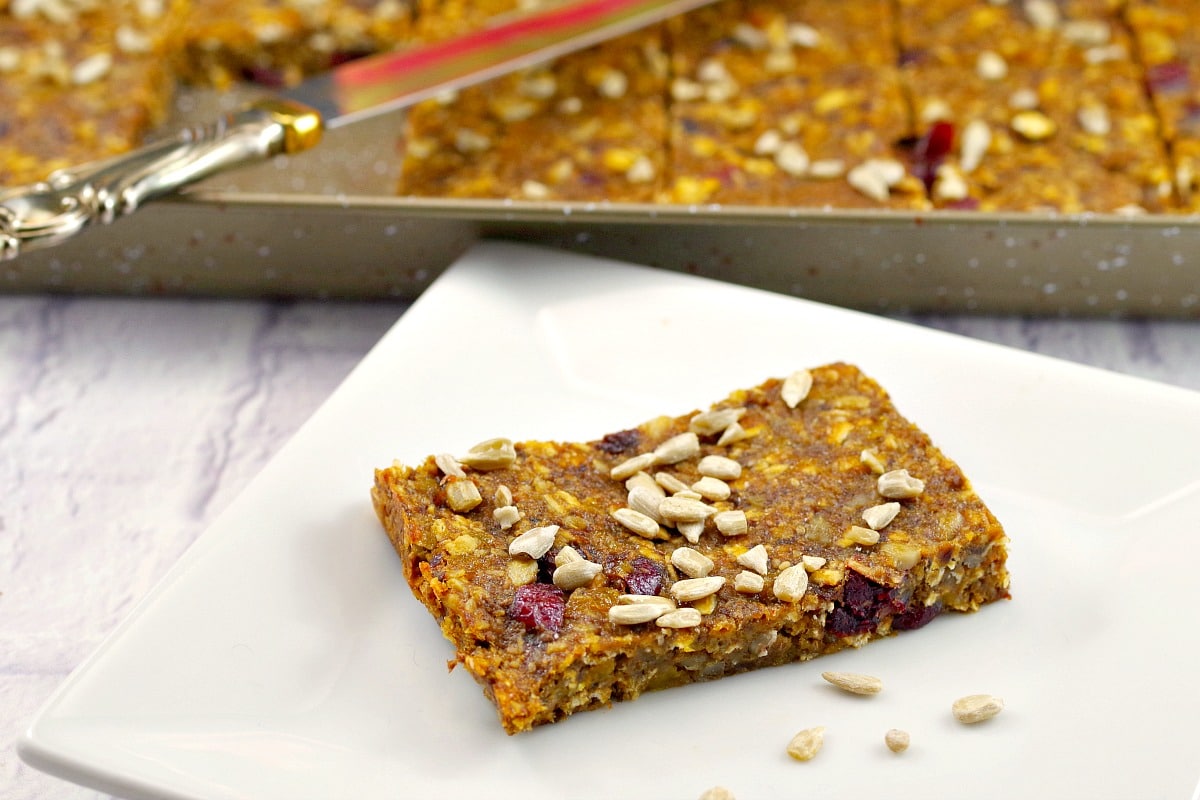 Healthy Fruit & Oatmeal bars | vegan - Foodmeanderings.com