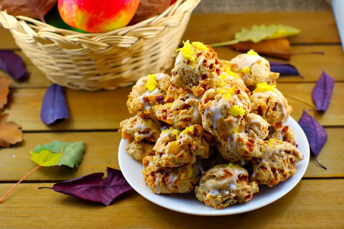Toffee Apple Pie Cookies Recipe | #applecookies - Foodmeanderings.com