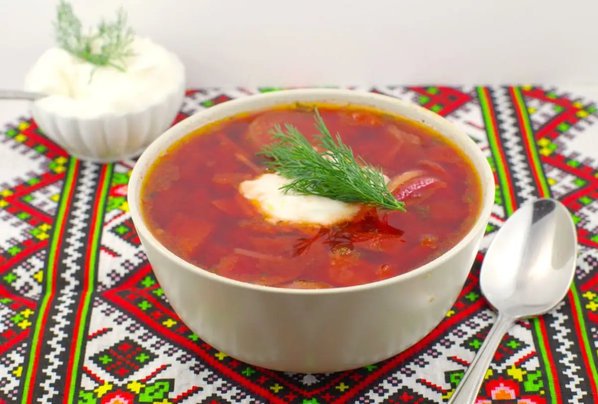 Ukrainian Borscht soup recipe | foodmeanderings.com