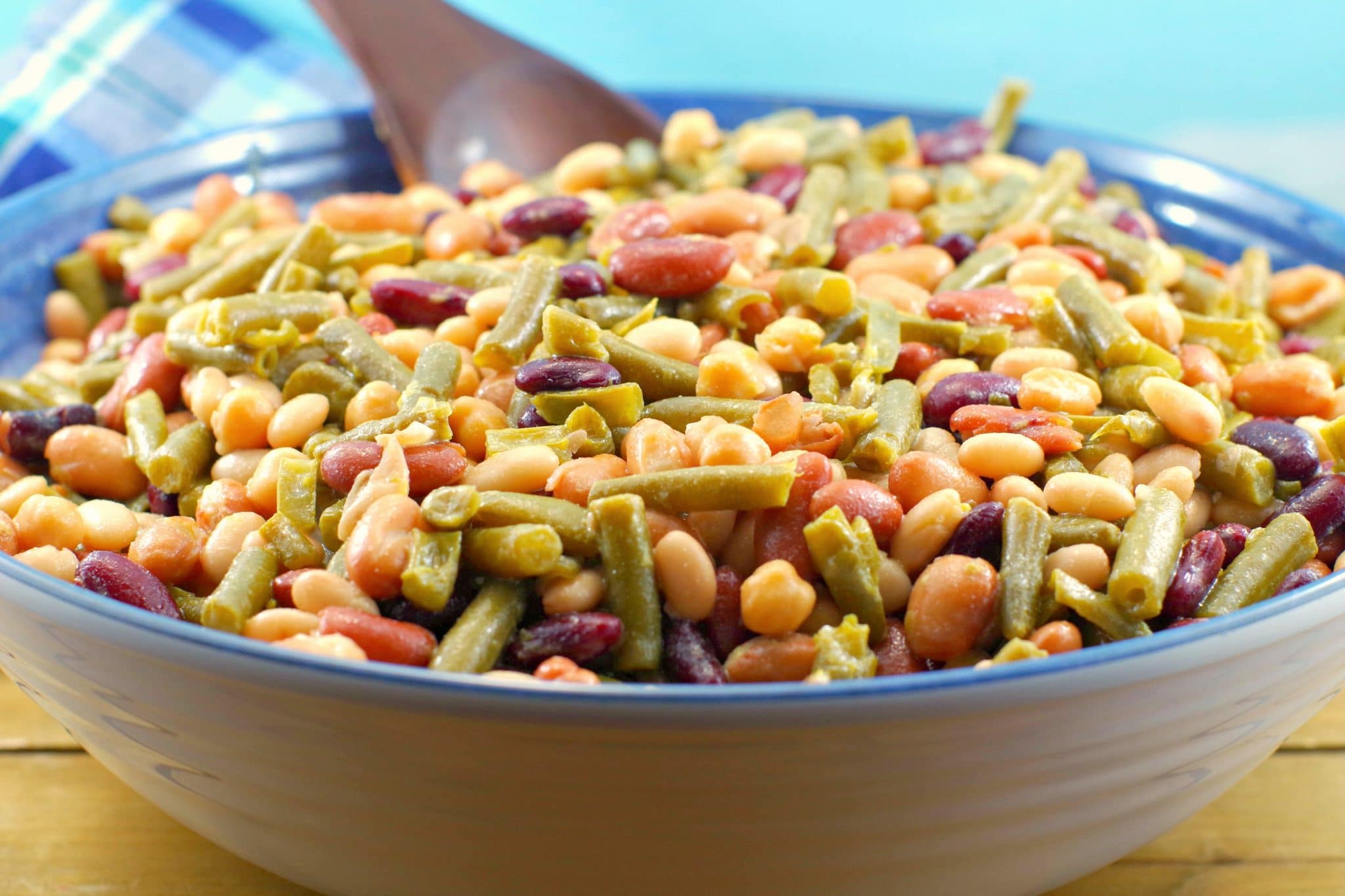 Easy Bean Salad (Vegan) #bean salad #vegan | foodmeanderings.com