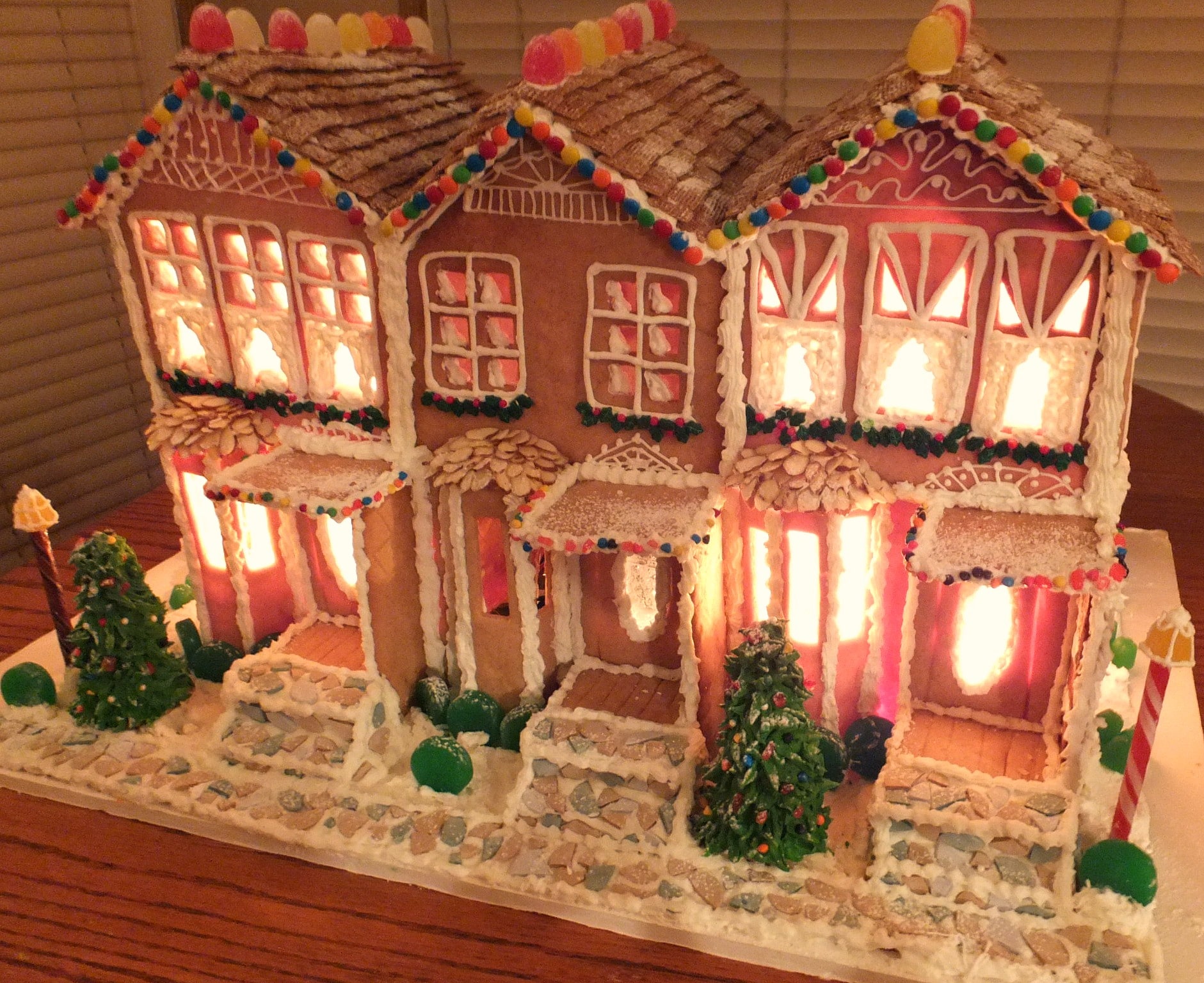 Making Great Gingerbread Houses book  edible home 