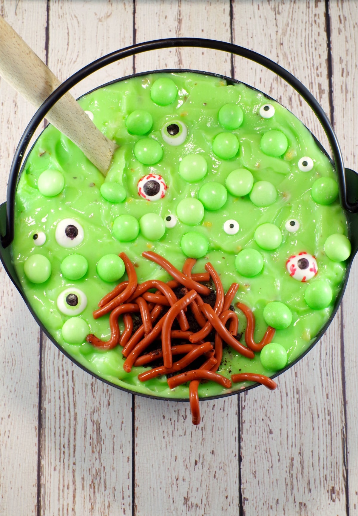 Witches Brew Halloween Trifle | #halloweendessert - Foodmeanderings.com