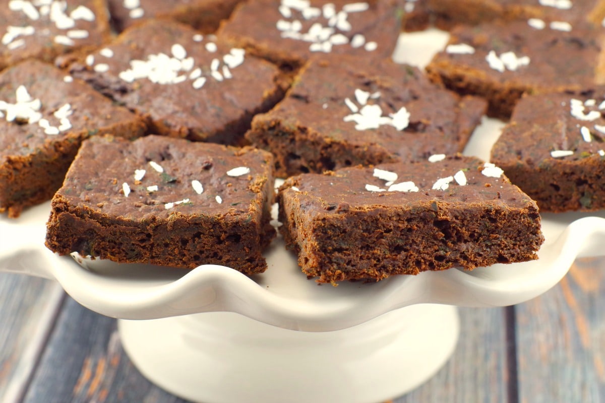 Low-fat Spinach Brownies with applesauce - Foodmeanderings.com