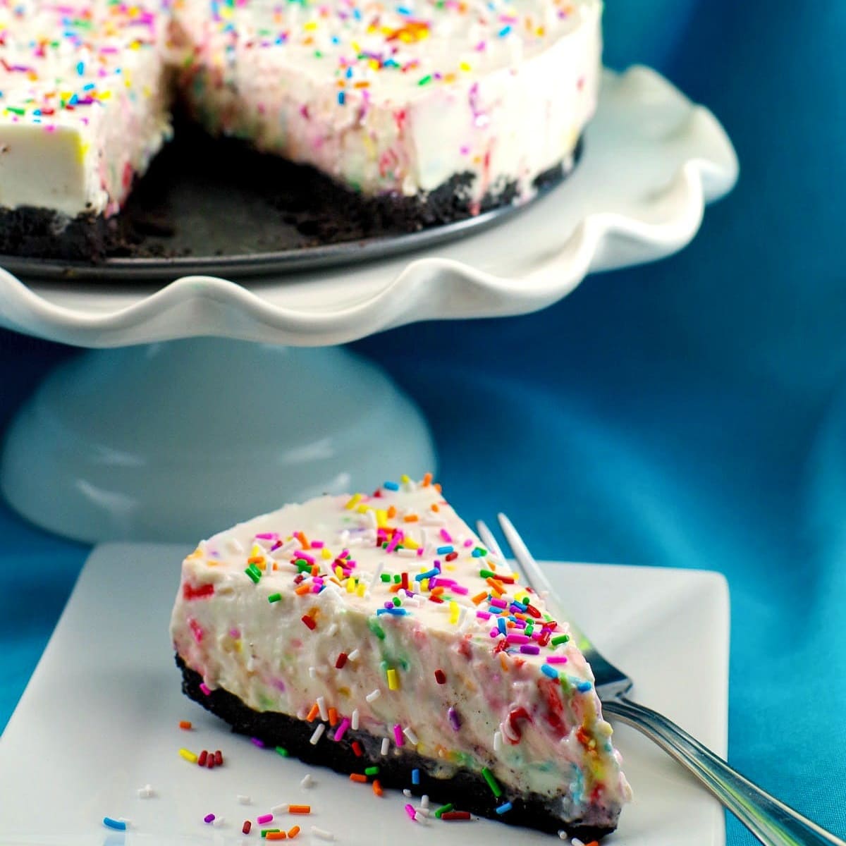 Birthday Cake Cheesecake (No Bake) - Food Meanderings