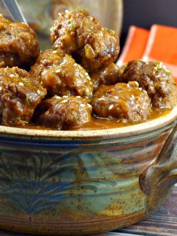 Slow Cooker Meatballs | sweet and sour - foodmeanderings.com