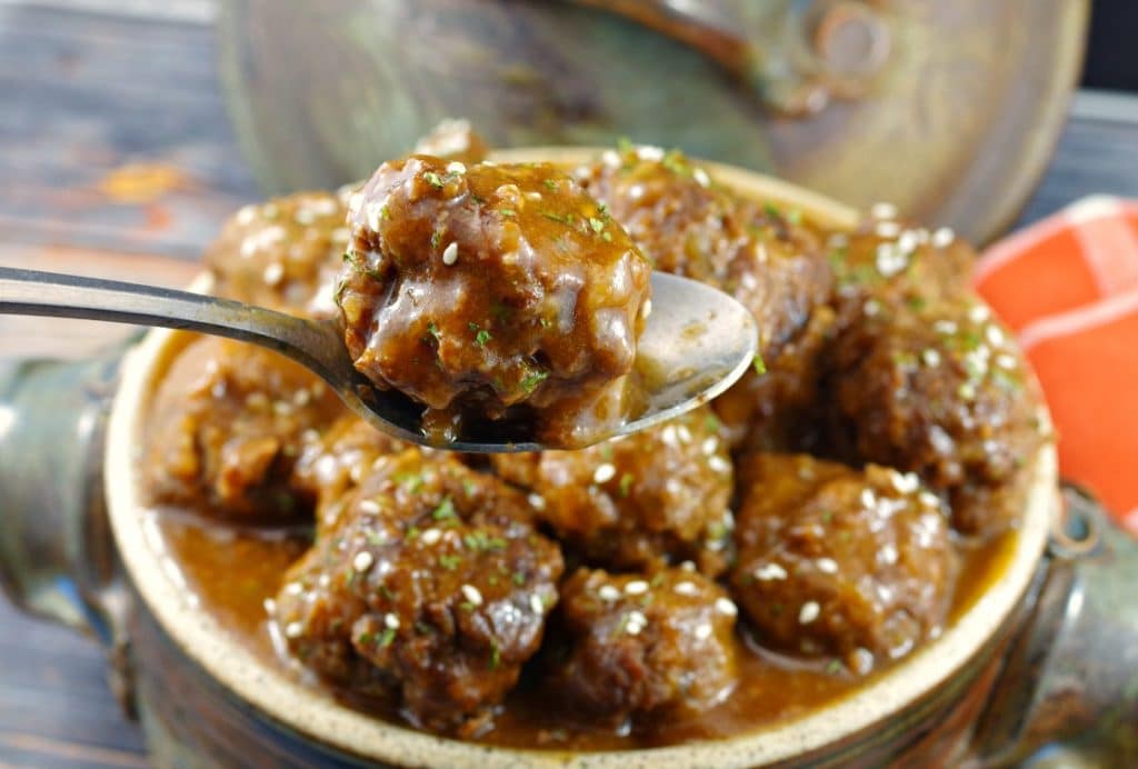 Sweet and Sour Crockpot Meatballs - foodmeanderings.com