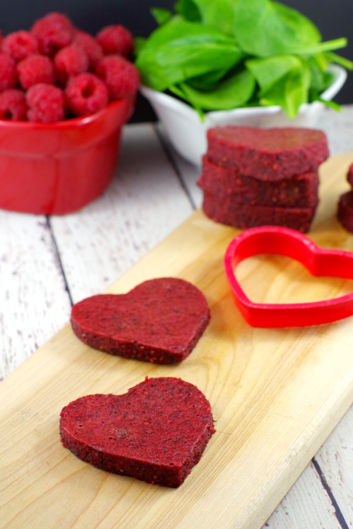Healthy Valentine's Day snacks for kids - homemade jello hearts