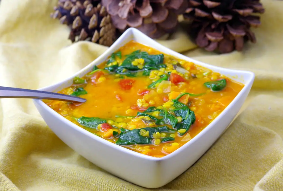 Red Lentil spinach soup | Weight Watchers Friendly - food meanderings