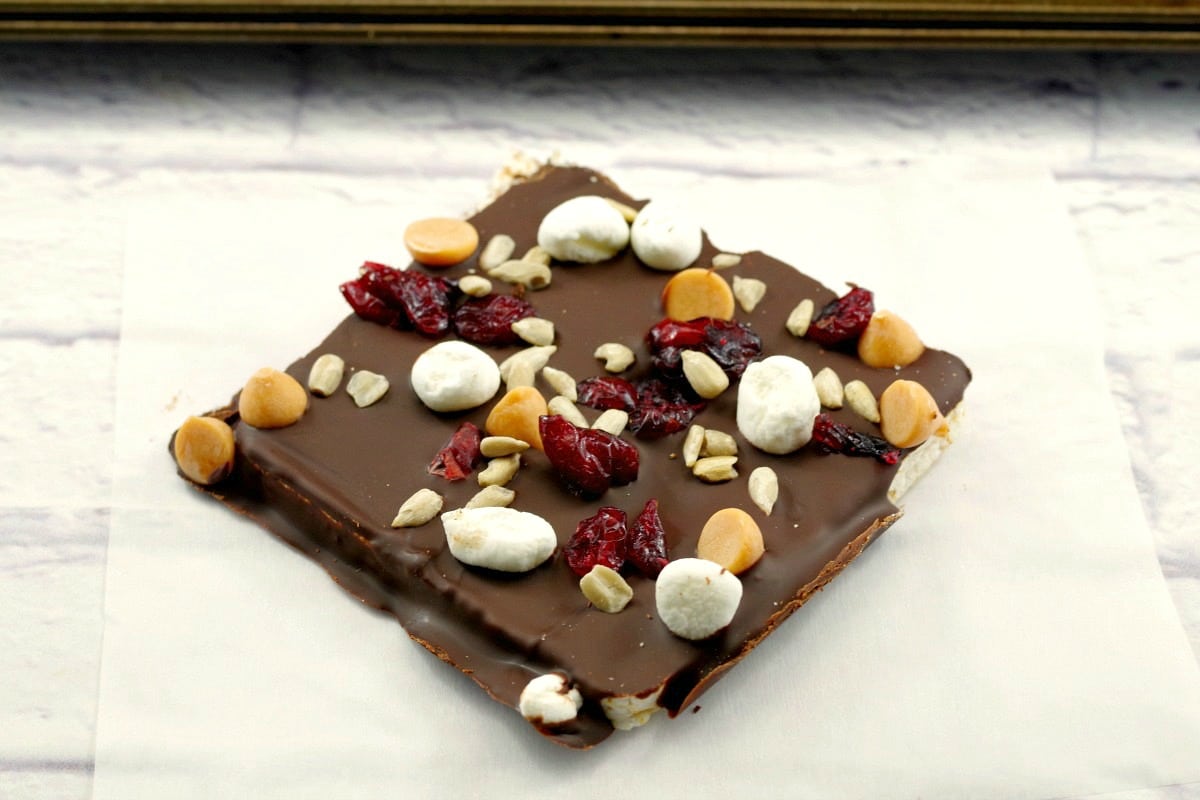 No Bake Healthy Chocolate Rocky Road Bar