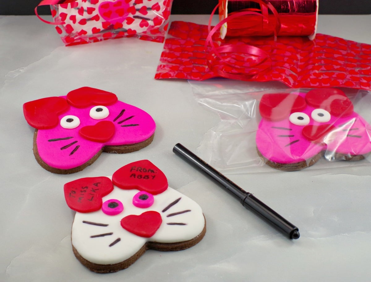 Cat Cookies - heart-shaped edible Valentine