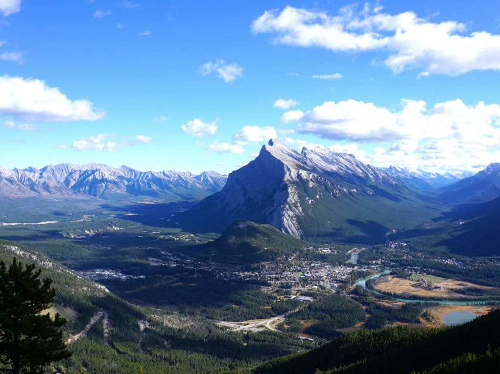 Mountain view of Banff Alberta