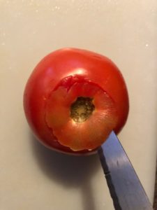 cut top off tomato