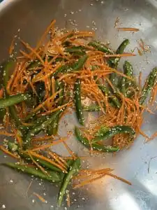 Carrots and green peppers stir fried with ginger and garlic