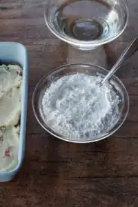 icing sugar and cornstarch mixed together in glass bowl