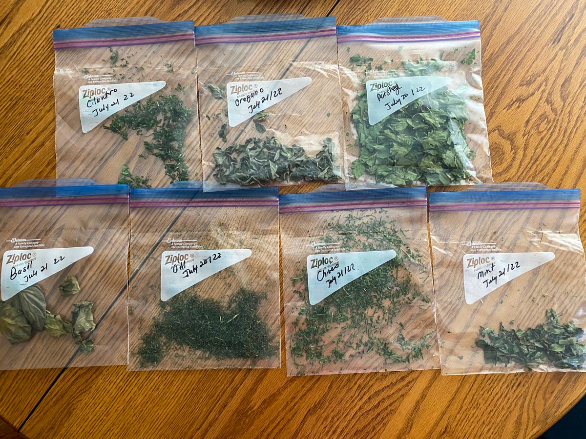 7 type of dehydrated herbs in Ziplock bags