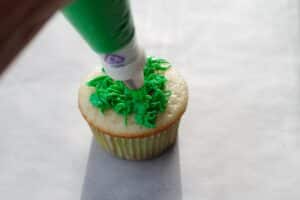 grass piped on cupcakes