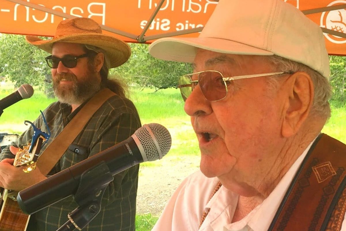 Country music singers performing at Bar U Ranch