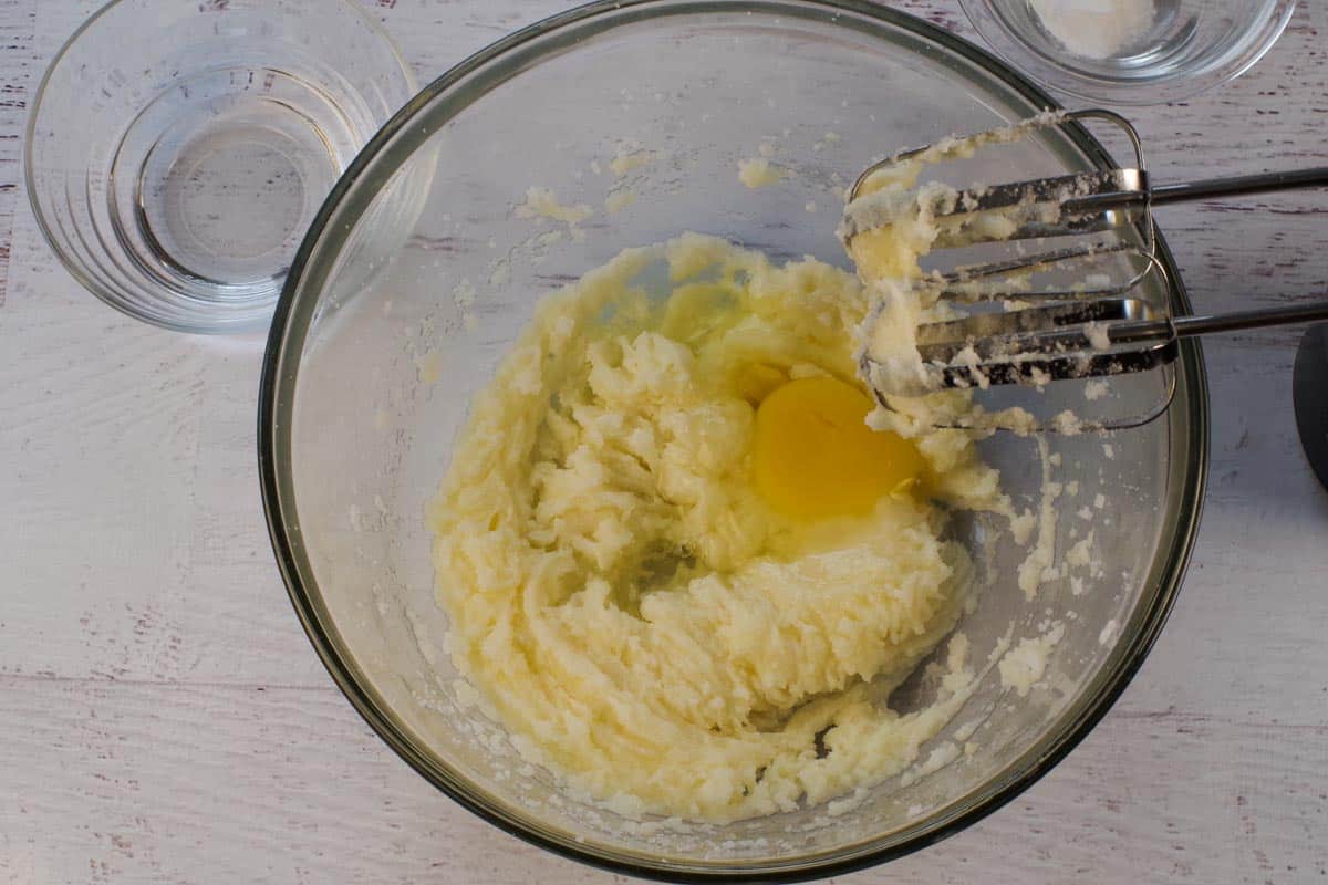 Eggs added to shortening sugar mixture.